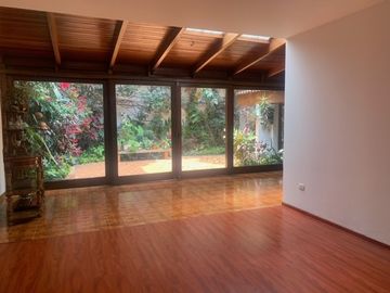 CASA COMO TERRENO en VENTA en SANTIAGO DE SURCO