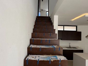 TOWN HOUSE EN TEMOZON NORTE 2 HABITACIONES Y CON BAÑO CADA UNA