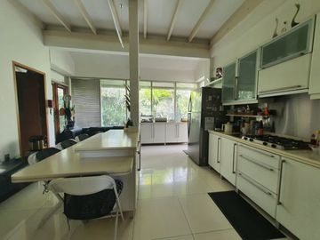 DIJUAL CEPAT! LUXURY GARDEN HOME @ RESOR DAGO PAKAR BANDUNG UTARA