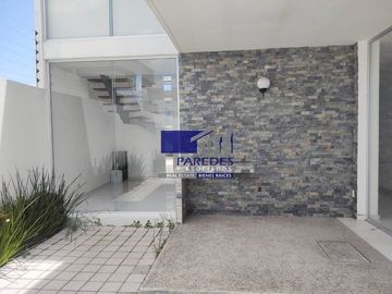 QC103 Casa en Venta 3 recámaras, Cumbres del Lago, Querétaro