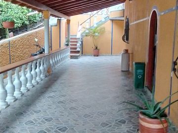 Te vendo esta maravillosa finca a puerta cerrada cerca de la doble calzada y la antigua carretera entre Hatillo y Barbosa.