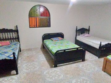 Te vendo esta maravillosa finca a puerta cerrada cerca de la doble calzada y la antigua carretera entre Hatillo y Barbosa.