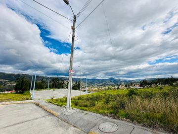 ESPECTACULAR TERRENO EN EL PAMPERO URB DE ING ELECTRICOS