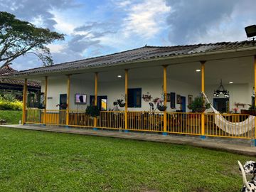 Se vende finca cafetera en Quimbaya Quindío