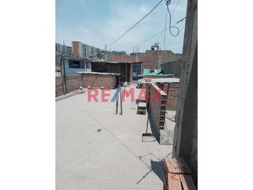 Casa En Venta Frente A Parque En El Retablo Comas