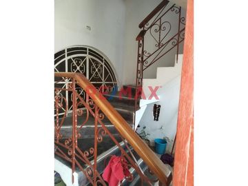 Casa En Venta Frente A Parque En El Retablo Comas