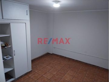 Casa En Venta Frente A Parque En El Retablo Comas
