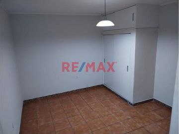 Casa En Venta Frente A Parque En El Retablo Comas