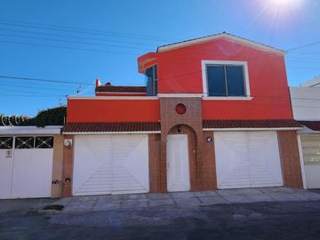 Casa Céntrica de 3 Pisos, Colonia Real de Minas, Pachuca, Hidalgo.
