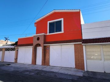 Casa Céntrica de 3 Pisos, Colonia Real de Minas, Pachuca, Hidalgo.