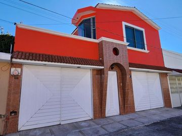 Casa Céntrica de 3 Pisos, Colonia Real de Minas, Pachuca, Hidalgo.