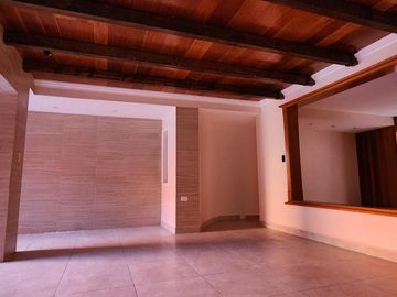 Casa Céntrica de 3 Pisos, Colonia Real de Minas, Pachuca, Hidalgo.