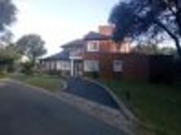 VENTA CASA en Lomas de la Carolina