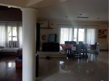 VENTA CASA en Lomas de la Carolina