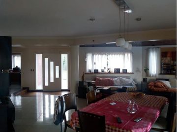 VENTA CASA en Lomas de la Carolina