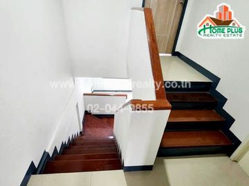 หมู่บ้านธนวรรณ ซอยพหลโยธิน52 (ใกล้BTSสถานีสะพานใหม่) รีโนเวท