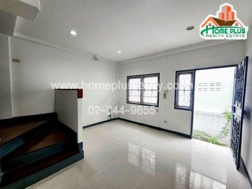 หมู่บ้านธนวรรณ ซอยพหลโยธิน52 (ใกล้BTSสถานีสะพานใหม่) รีโนเวท
