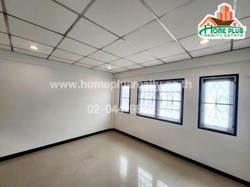 หมู่บ้านธนวรรณ ซอยพหลโยธิน52 (ใกล้BTSสถานีสะพานใหม่) รีโนเวท