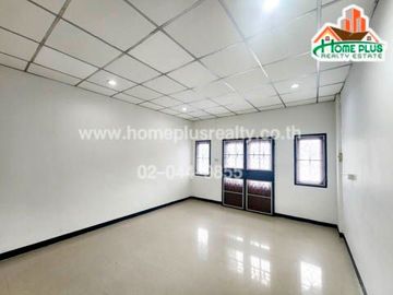 หมู่บ้านธนวรรณ ซอยพหลโยธิน52 (ใกล้BTSสถานีสะพานใหม่) รีโนเวท