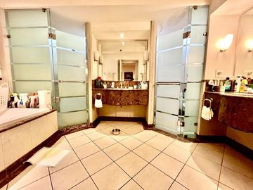 For Sale 3 Bedroom Unit in Pacific Plaza Towers BGC