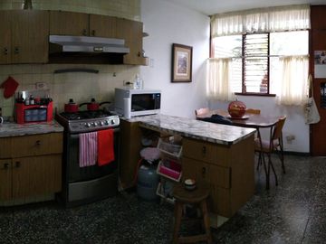 CASA 2 PISOS + AIRES - AT: 304.00 M2 - AC:378.00 M2 * 7 DORMITORIOS * 6 BAÑOS * 2 COCHERAS