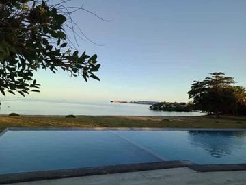 FOR SALE TOWNHOUSE WITH LOFT AT ADUNA BEACH VILLAS 2 IN GUINSAY, DANAO, CEBU