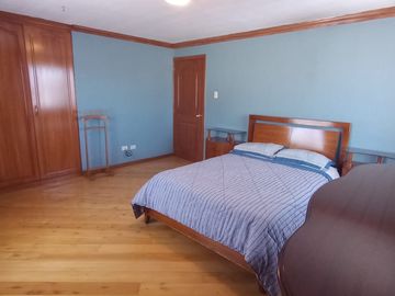 DEPARTAMENTO NORTE DE QUITO - SECTOR SOLCA, AV ELOY ALFARO - DE LOS ALAMOS - DE LAS FRUTILLAS CERCA DE EMBAJADA AMERICANA