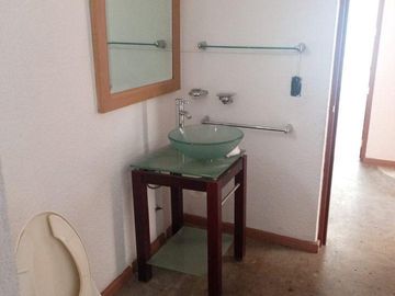Casa A Pie De Calle En Esquina En Claveria Azcapotzalco