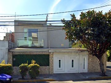Casa A Pie De Calle En Esquina En Claveria Azcapotzalco