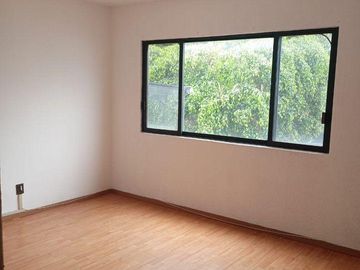 Casa A Pie De Calle En Esquina En Claveria Azcapotzalco