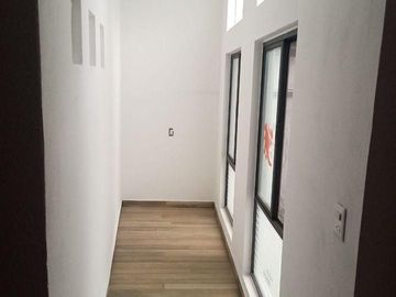 Casa A Pie De Calle En Esquina En Claveria Azcapotzalco