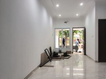 Rumah baru siap huni di komplek pasar minggu jakarta selatan