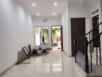 Rumah baru siap huni di komplek pasar minggu jakarta selatan