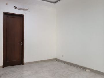 Rumah baru siap huni di komplek pasar minggu jakarta selatan