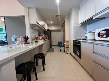 RUSH SALE!!!! Fully-furnished 1BR in Shang Salcedo Place, Makati