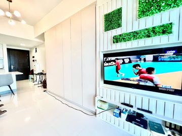 RUSH SALE!!!! Fully-furnished 1BR in Shang Salcedo Place, Makati