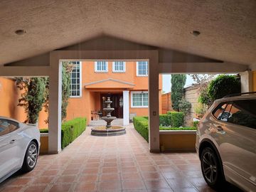 Hermosa y amplia casa en venta en San Mateo Cuautitlán