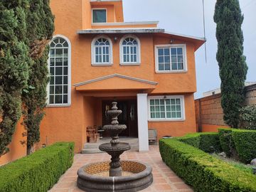 Hermosa y amplia casa en venta en San Mateo Cuautitlán
