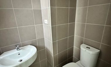 Modern 1 Bedroom Unit for Sale in Salcedo Square, Makati City!