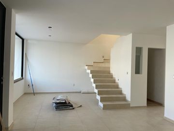 VENTA CASA EL MIRADOR, CERCA AL PARQUE
