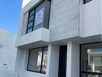VENTA CASA EL MIRADOR, CERCA AL PARQUE