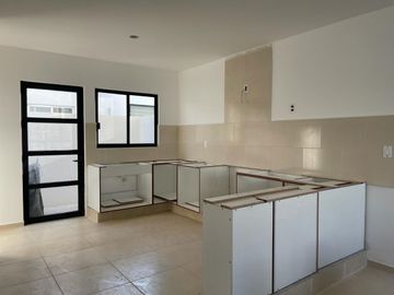 VENTA CASA EL MIRADOR, CERCA AL PARQUE