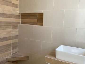 VENTA CASA EL MIRADOR, CERCA AL PARQUE