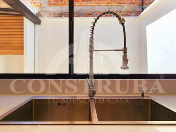 Venta casa 4 Dor. Cuenca sector Quinta Lucrecia
