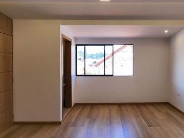 Venta casa 4 Dor. Cuenca sector Quinta Lucrecia