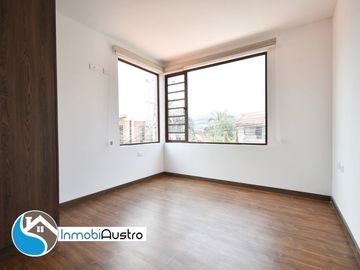 Venta de Casa Moderna Av Paseo de los Cañaris