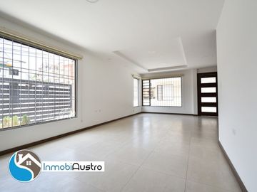 Venta de Casa Moderna Av Paseo de los Cañaris