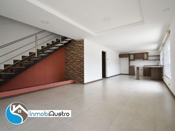 Venta de Casa Moderna Av Paseo de los Cañaris