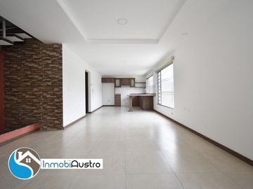 Venta de Casa Moderna Av Paseo de los Cañaris