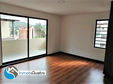 Venta de Casa Moderna Av Paseo de los Cañaris